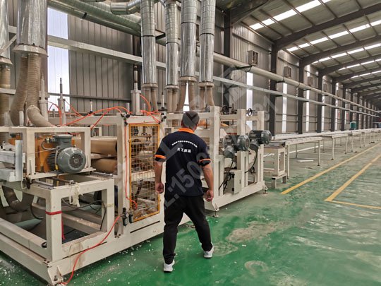 擠塑板車(chē)間9