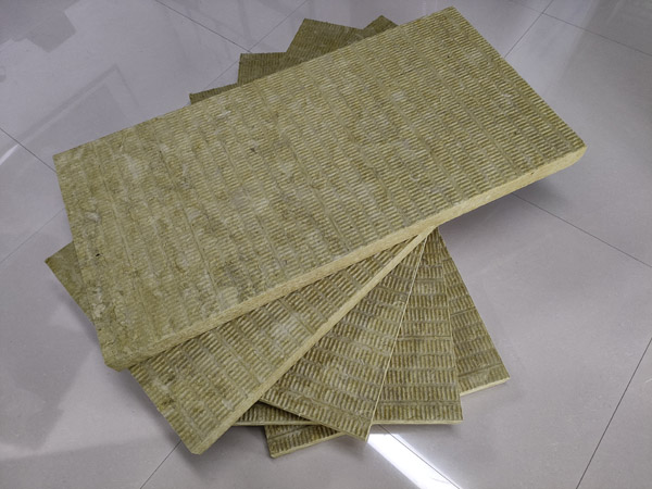 生產(chǎn)巖棉板的廠家的產(chǎn)品特點是什么?